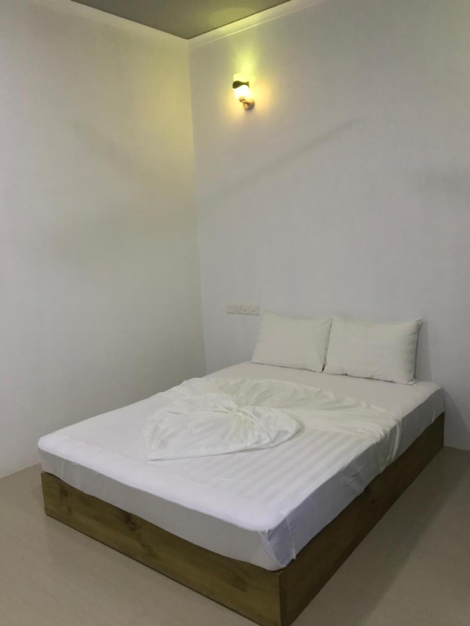 String Wave Maldives Hotel Gulhi Luaran gambar