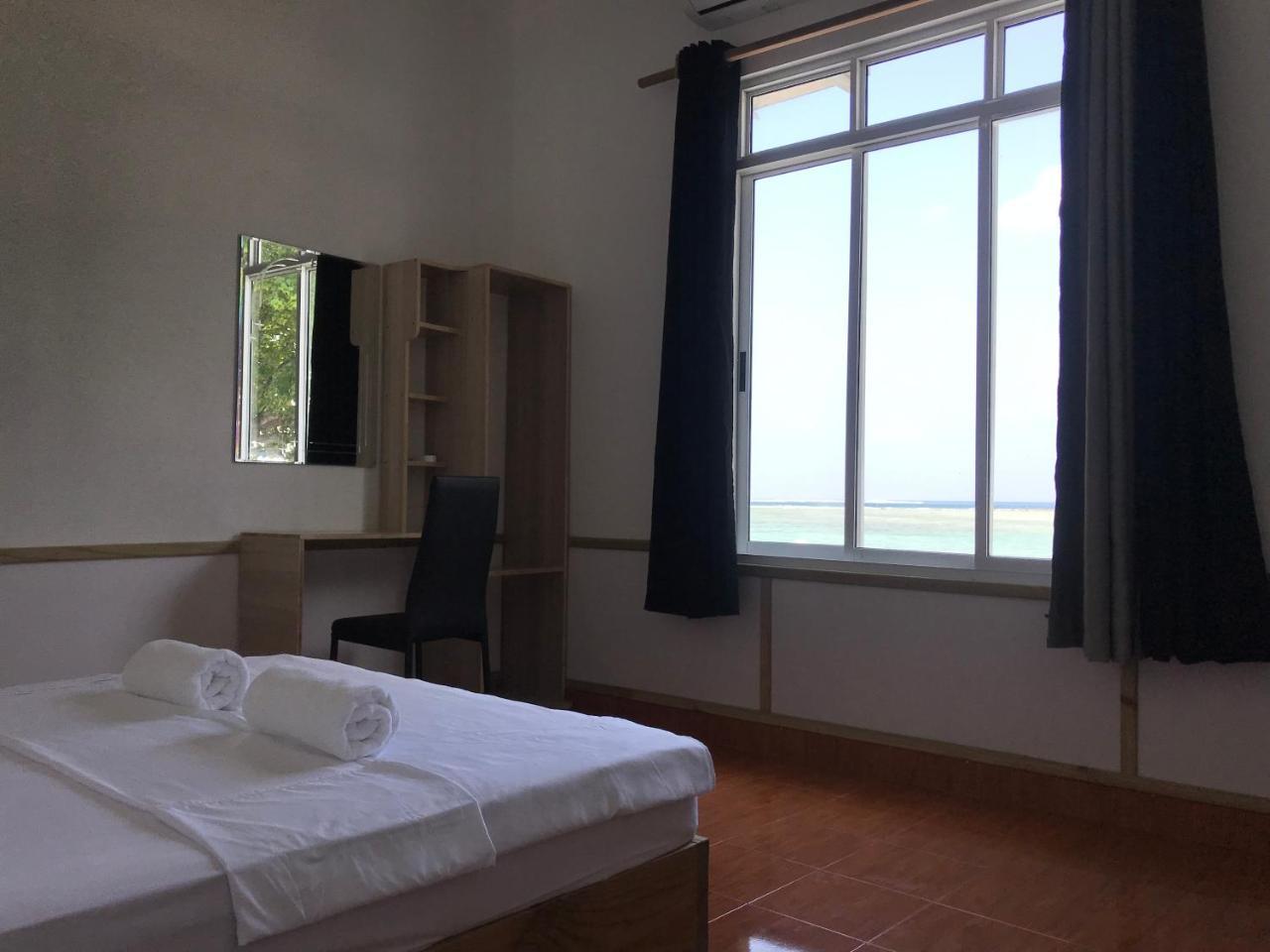 String Wave Maldives Hotel Gulhi Luaran gambar