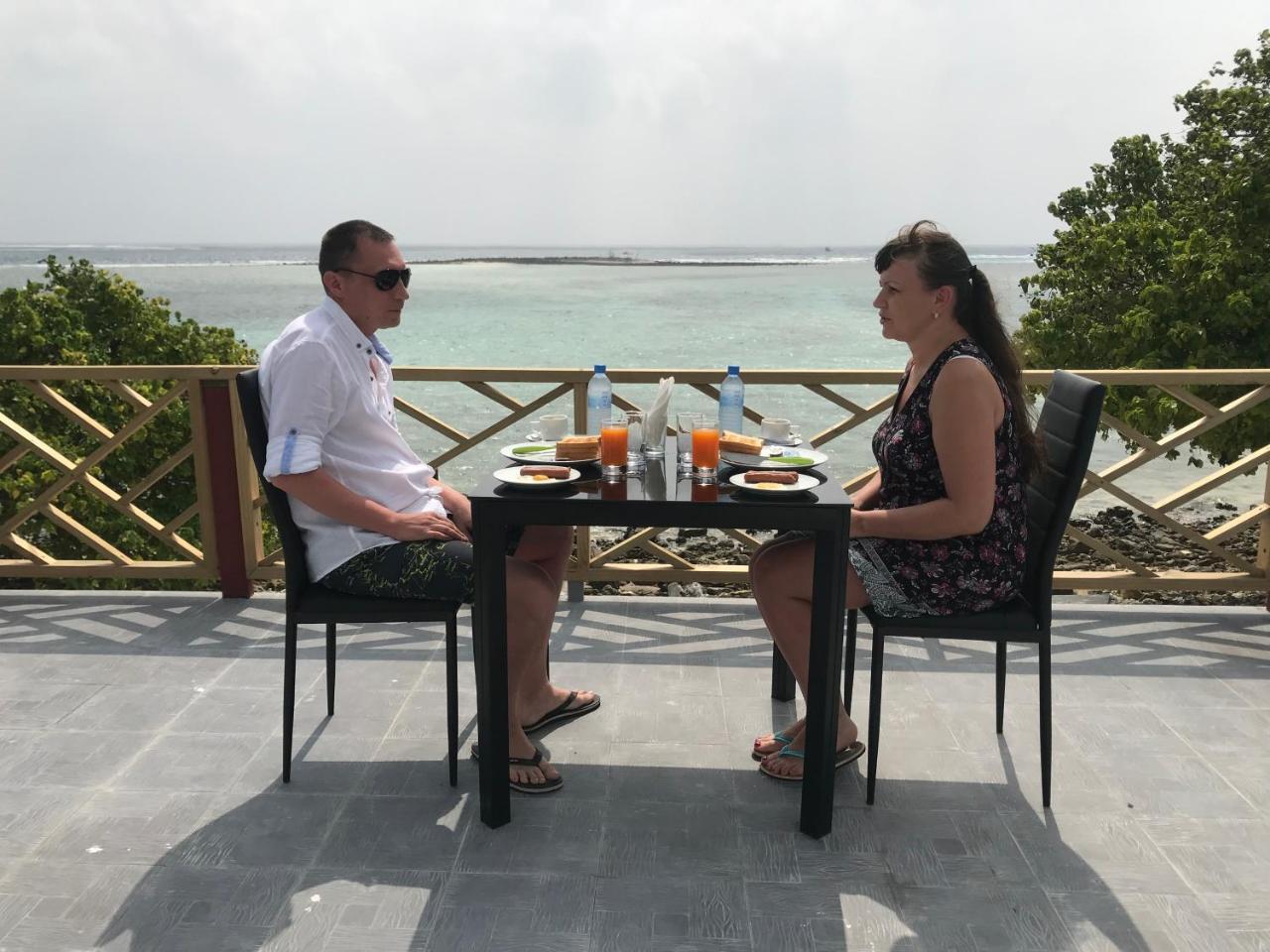 String Wave Maldives Hotel Gulhi Luaran gambar