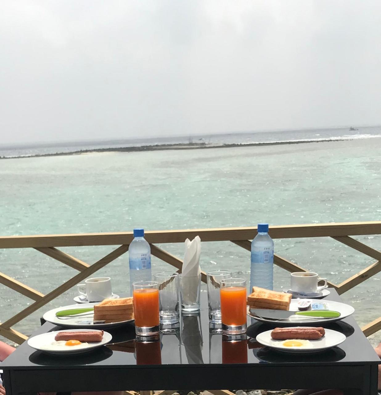 String Wave Maldives Hotel Gulhi Luaran gambar
