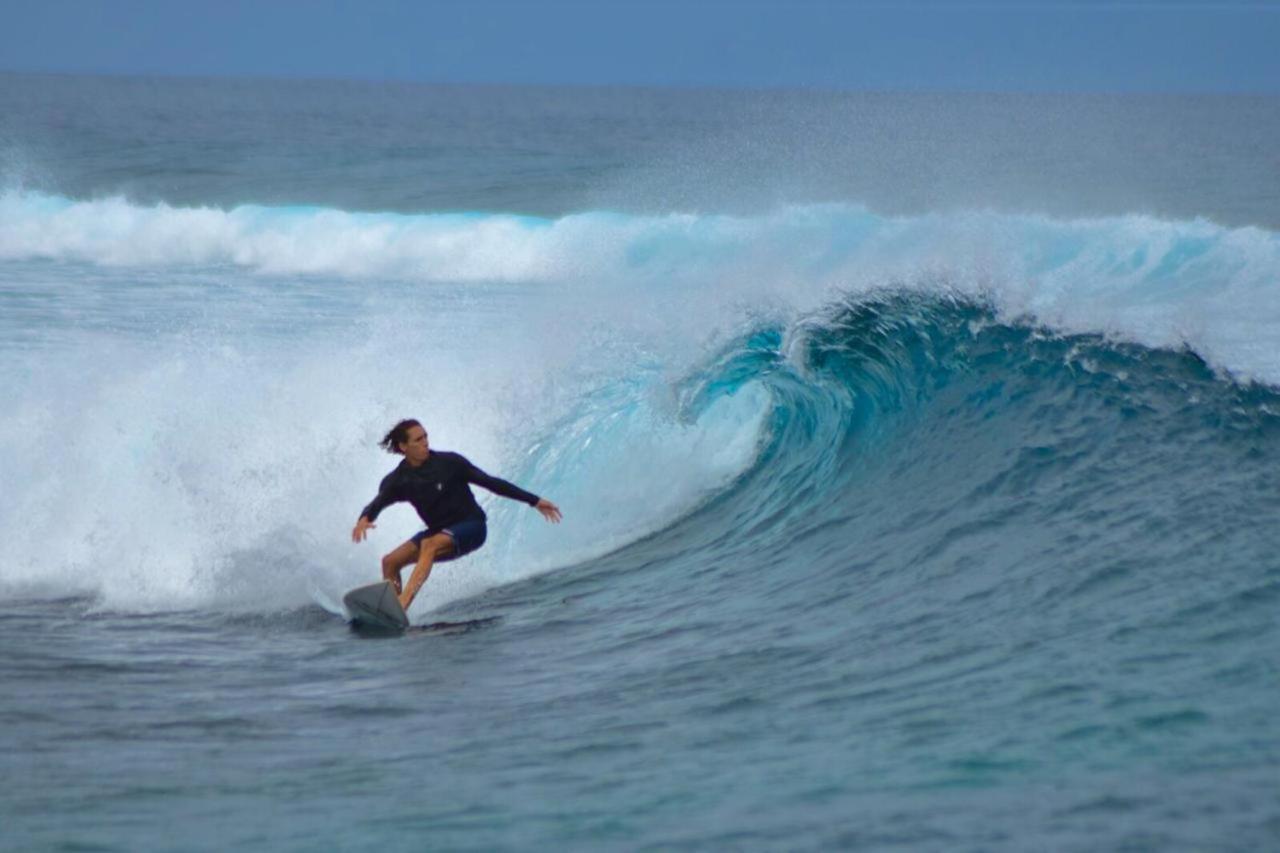 String Wave Maldives Hotel Gulhi Luaran gambar