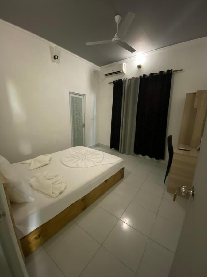 String Wave Maldives Hotel Gulhi Luaran gambar